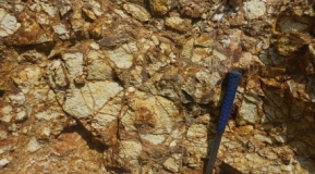 Photo 15: Stockwork in porphyritic granodiorite – Rosoman Prospect.